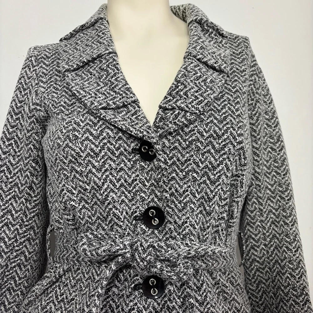 Susan Bristol button up collard belt jacket - Picture 2 of 6